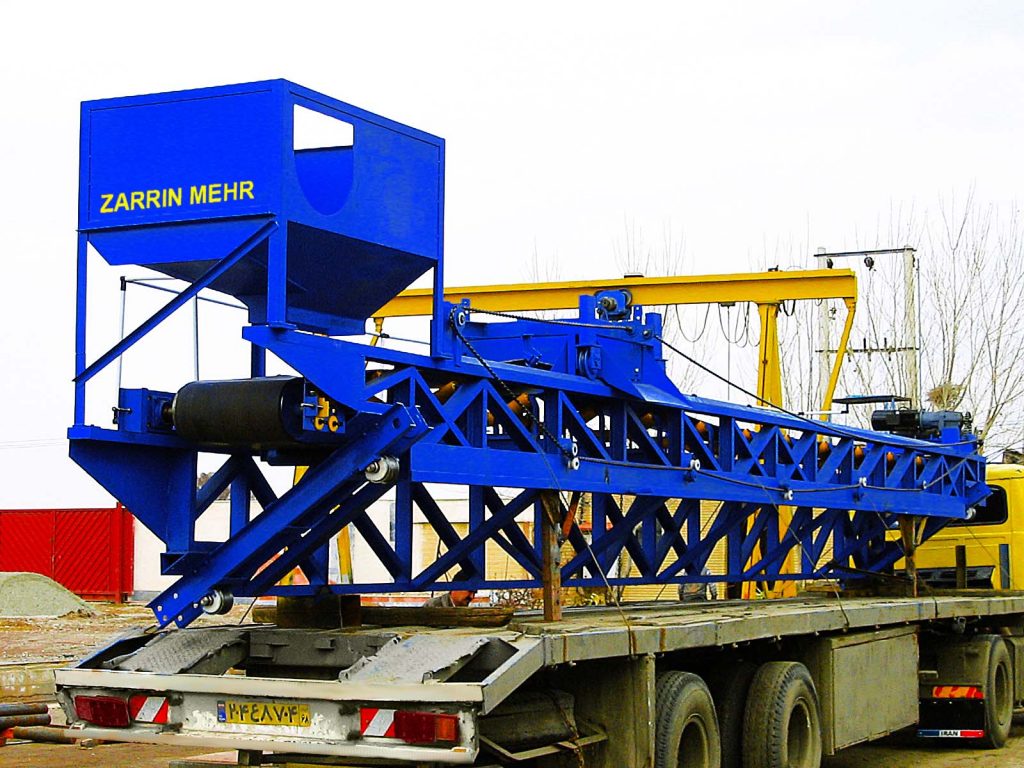 Industrial Concrete Conveyor Belt Transporting Freshly Mixed Concrete to Construction Site